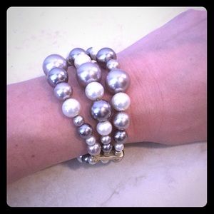Stretch pearl bracelet